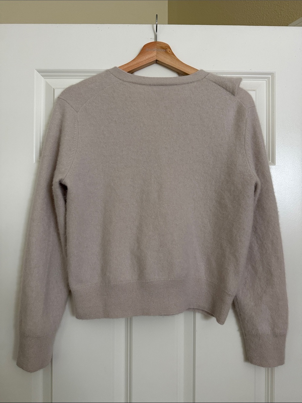 Neiman Marcus Ruffle-Front V-Neck 100% Cashmere Cardigan - Light Beige - Picture 5 of 6